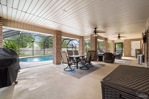 Exterior - 6111 Dollarweed Dr, Pace, FL 32571 photo 5 of 14