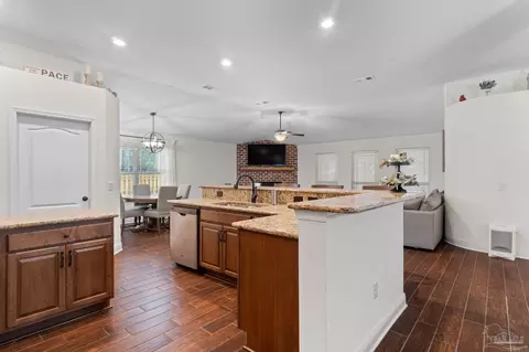 Kitchen - 6111 Dollarweed Dr, Pace, FL 32571 photo 1 of 5