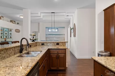 Kitchen - 6111 Dollarweed Dr, Pace, FL 32571 photo 5 of 5