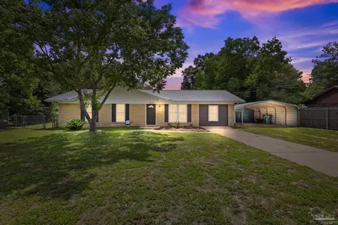 306 Forrest Pkwy, Crestview, FL 32539