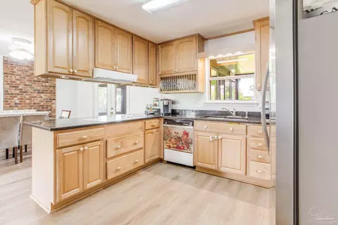 Kitchen - 2344 Riddle Rd, Cantonment, FL 32533 photo 2 of 4