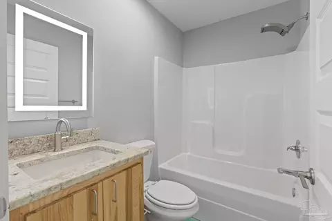 Bath - 2116 Lewis Rd, Milton, FL 32570 photo 4 of 4