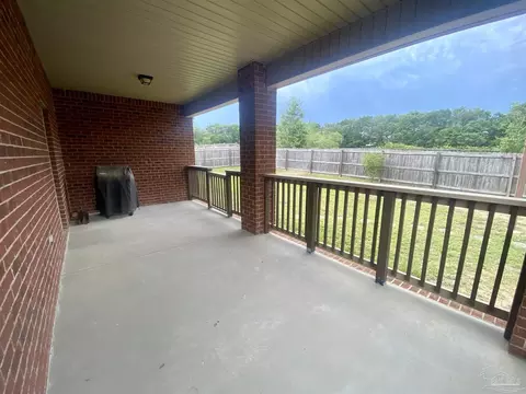 Exterior - 5979 Rustic Ridge Cir, Milton, FL 32570 photo 7 of 9
