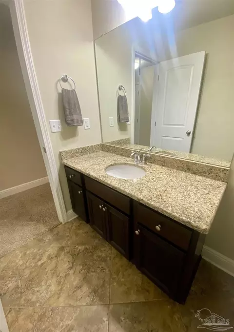 Bath - 5979 Rustic Ridge Cir, Milton, FL 32570 photo 6 of 7