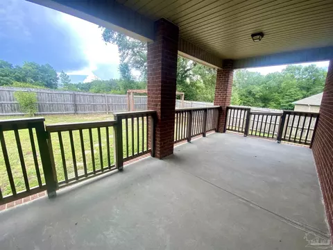 Exterior - 5979 Rustic Ridge Cir, Milton, FL 32570 photo 5 of 9