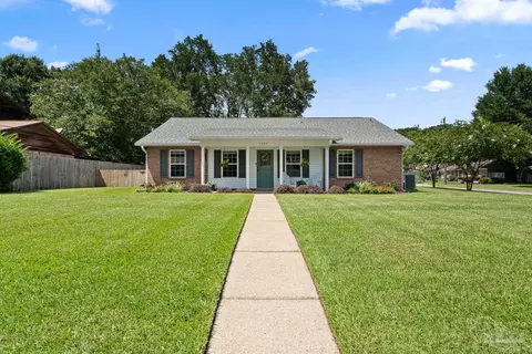 1032 Peakview Dr, Pensacola, FL 32514