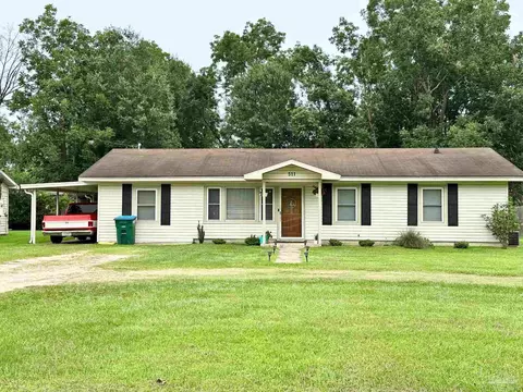 511 E Pine St, Atmore, AL 36502