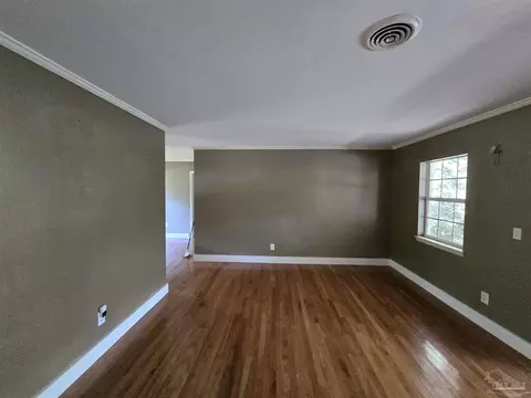 Living - 5365 Overbrook Dr, Milton, FL 32570 photo 1 of 2