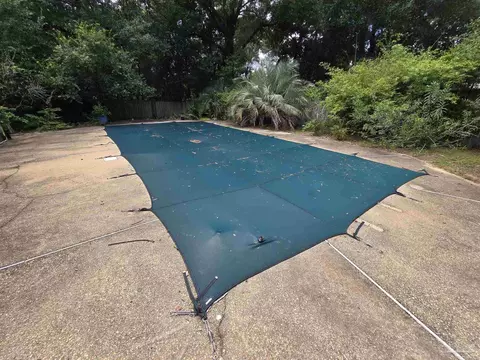 Exterior - 5365 Overbrook Dr, Milton, FL 32570 photo 3 of 4
