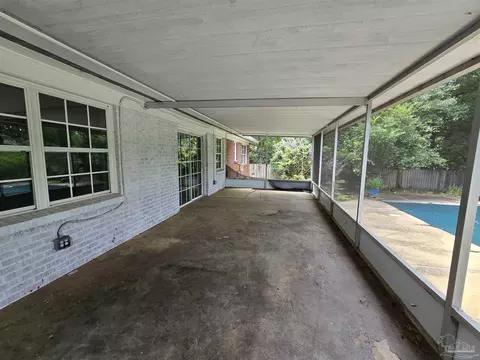 Exterior - 5365 Overbrook Dr, Milton, FL 32570 photo 2 of 4