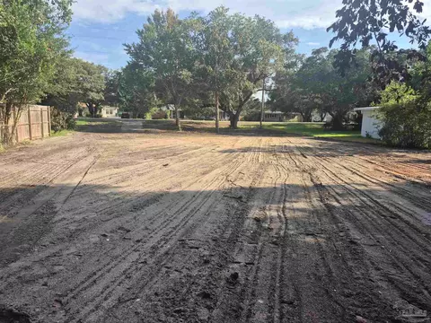 434 Fairpoint Dr, Gulf Breeze, FL 32561