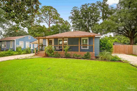 208 NW Gilliland Rd, Pensacola, FL 32507