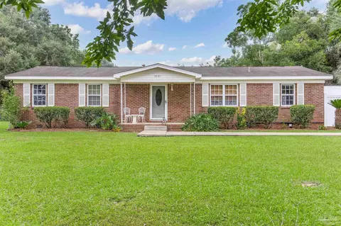 1037 Isabella Rd, Cantonment, FL 32533
