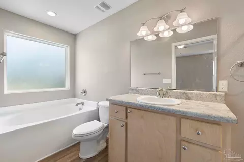 Bath - 4225 Willow St, Pace, FL 32571 photo 3 of 4