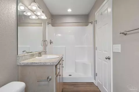 Bath - 4225 Willow St, Pace, FL 32571 photo 1 of 4