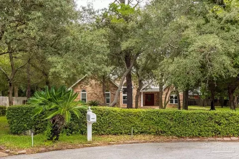 2612 Avenida De Soto, Navarre, FL 32566