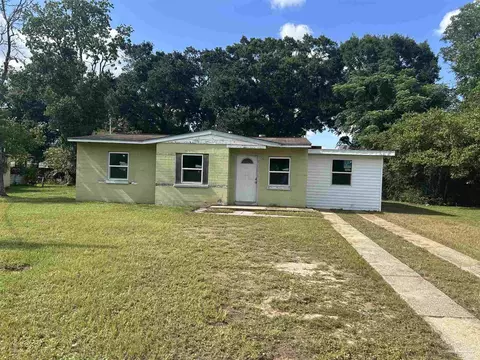 206 N Garfield Dr, Pensacola, FL 32505