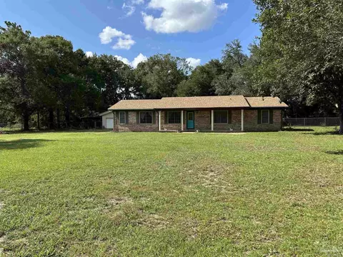 6736 Nichols Dr, Milton, FL 32570