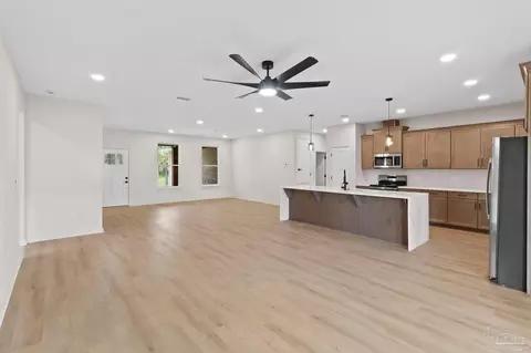 Living - 5689 Farrel Way, Milton, FL 32583 photo 5 of 9