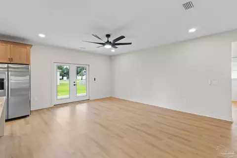 Living - 5689 Farrel Way, Milton, FL 32583 photo 7 of 9