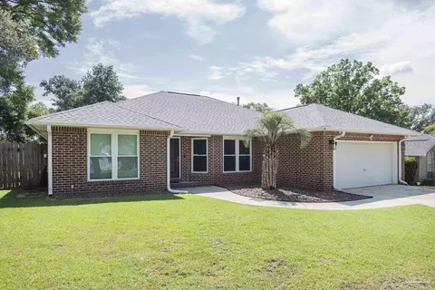 220 Sand Trap Ln, Pensacola, FL 32526