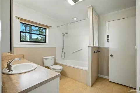 Bath - 4627 Spring St, Jay, FL 32565 photo 3 of 4