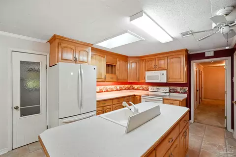 Kitchen - 4627 Spring St, Jay, FL 32565 photo 1 of 5