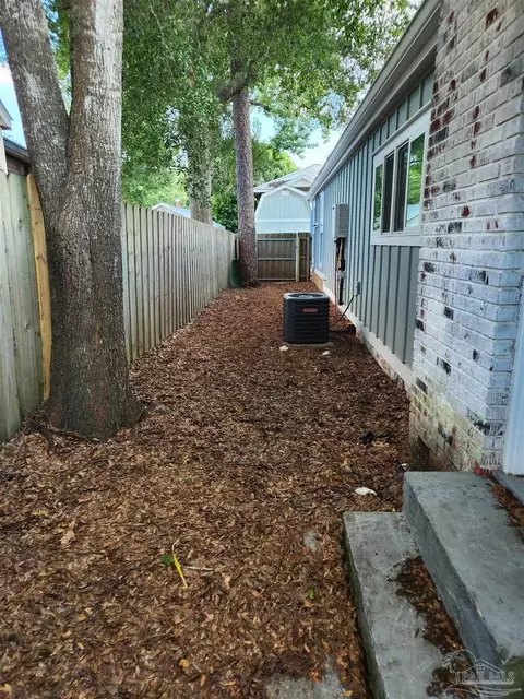 Exterior - 2001 E Maxwell St, Pensacola, FL 32503 photo 9 of 9