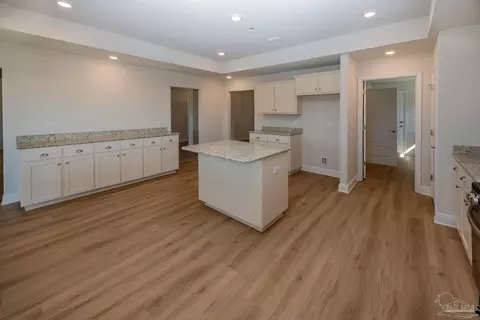Entry Way - 5152 Emmaline Ln, Milton, FL 32570 photo 2 of 5