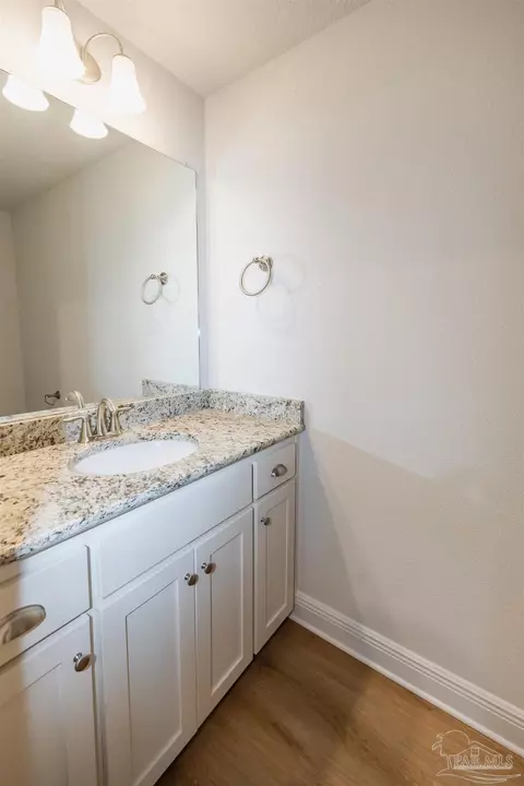 Bath - 5152 Emmaline Ln, Milton, FL 32570 photo 1 of 2