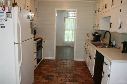 Kitchen - 3471 Riverview Dr, Pace, FL 32571 photo 1 of 5