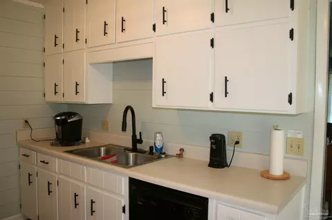 Kitchen - 3471 Riverview Dr, Pace, FL 32571 photo 3 of 5