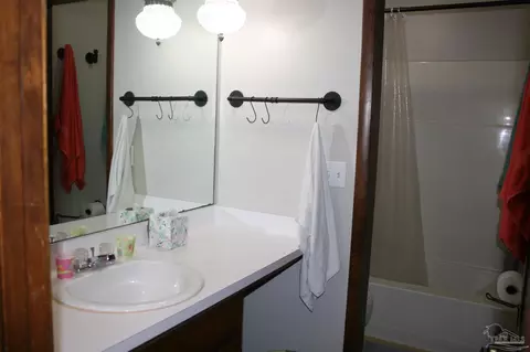 Bath - 3471 Riverview Dr, Pace, FL 32571 photo 3 of 4