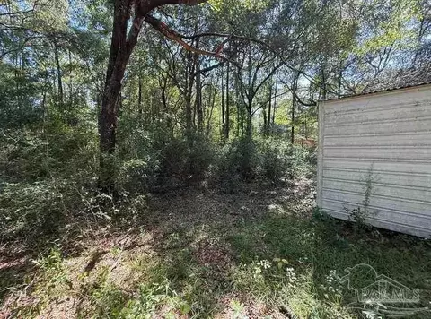 Exterior - 7935 Custom Ct, Milton, FL 32583 photo 5 of 7