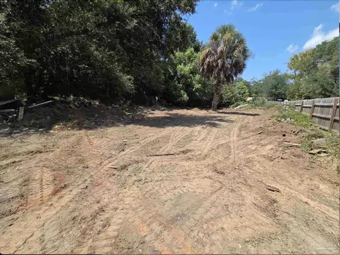 2401 W Jordan St, Pensacola, FL 32505