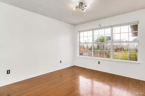 Living - 4668 Evelyn St, Pace, FL 32571 photo 4 of 7