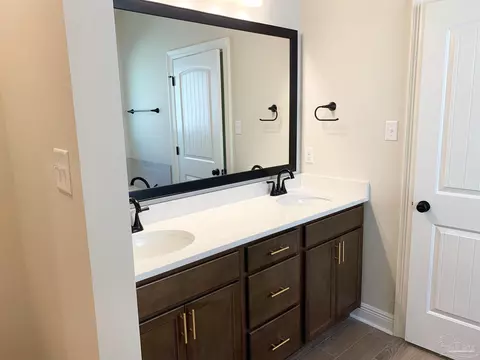 Bath - 4877 Bonneville St 5 E #5-E ( ), Pace, FL 32571 photo 1 of 1