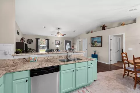 Kitchen - 4277 Dana St, Pace, FL 32571 photo 5 of 7