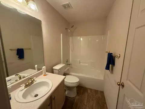 Bath - 4078 Jacaranda Trc, Milton, FL 32583 photo 1 of 2