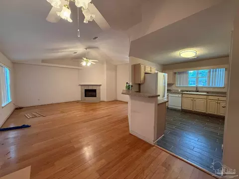Living - 4078 Jacaranda Trc, Milton, FL 32583 photo 2 of 3