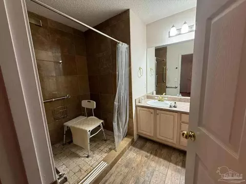 Bath - 4078 Jacaranda Trc, Milton, FL 32583 photo 2 of 2
