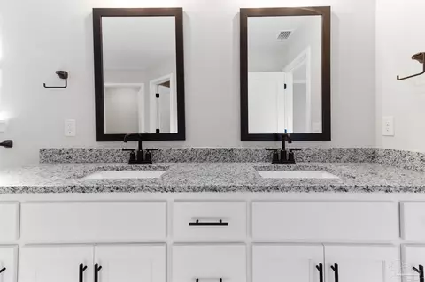 Bath - 1847 Sunset Maple Rd #37-B, Cantonment, FL 32533 photo 2 of 4