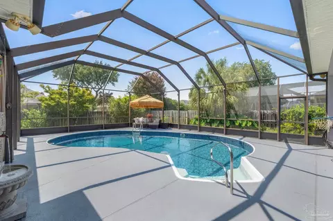 1179 Grand Pointe Dr, Gulf Breeze, FL 32563