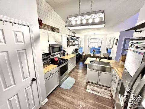 Kitchen - 4983 Spencer Oaks Blvd, Pace, FL 32571 photo 2 of 5