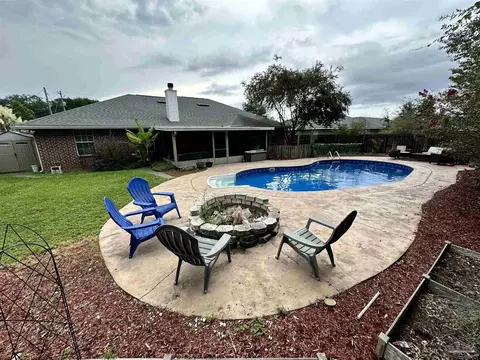Exterior - 4983 Spencer Oaks Blvd, Pace, FL 32571 photo 2 of 6