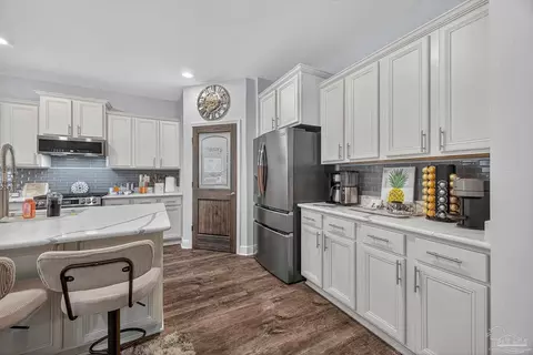 Kitchen - 2731 Elkhorn Dr, Pace, FL 32571 photo 1 of 7