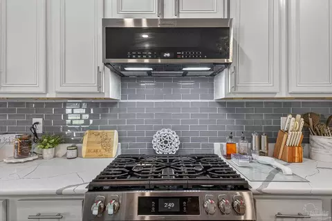 Kitchen - 2731 Elkhorn Dr, Pace, FL 32571 photo 5 of 7