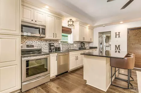 Kitchen - 9050 Salter Rd, Pace, FL 32571 photo 4 of 4