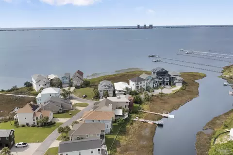 1161 Sawgrass Dr, Gulf Breeze, FL 32563