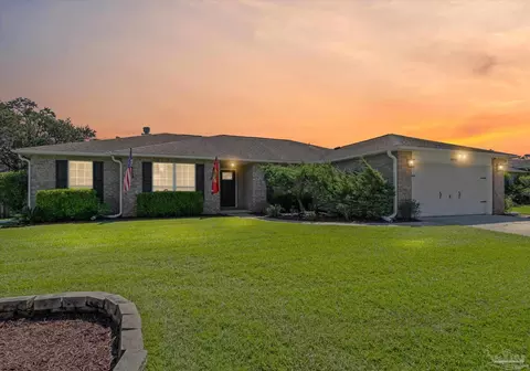 2924 Fallen Tree Dr, Cantonment, FL 32533